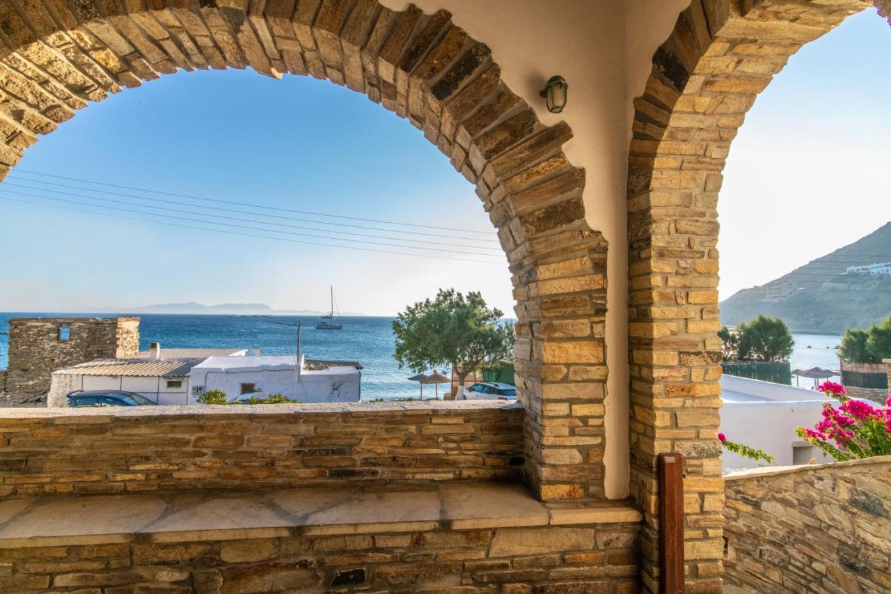 Traditional House By The Sea Istérnia Exteriör bild